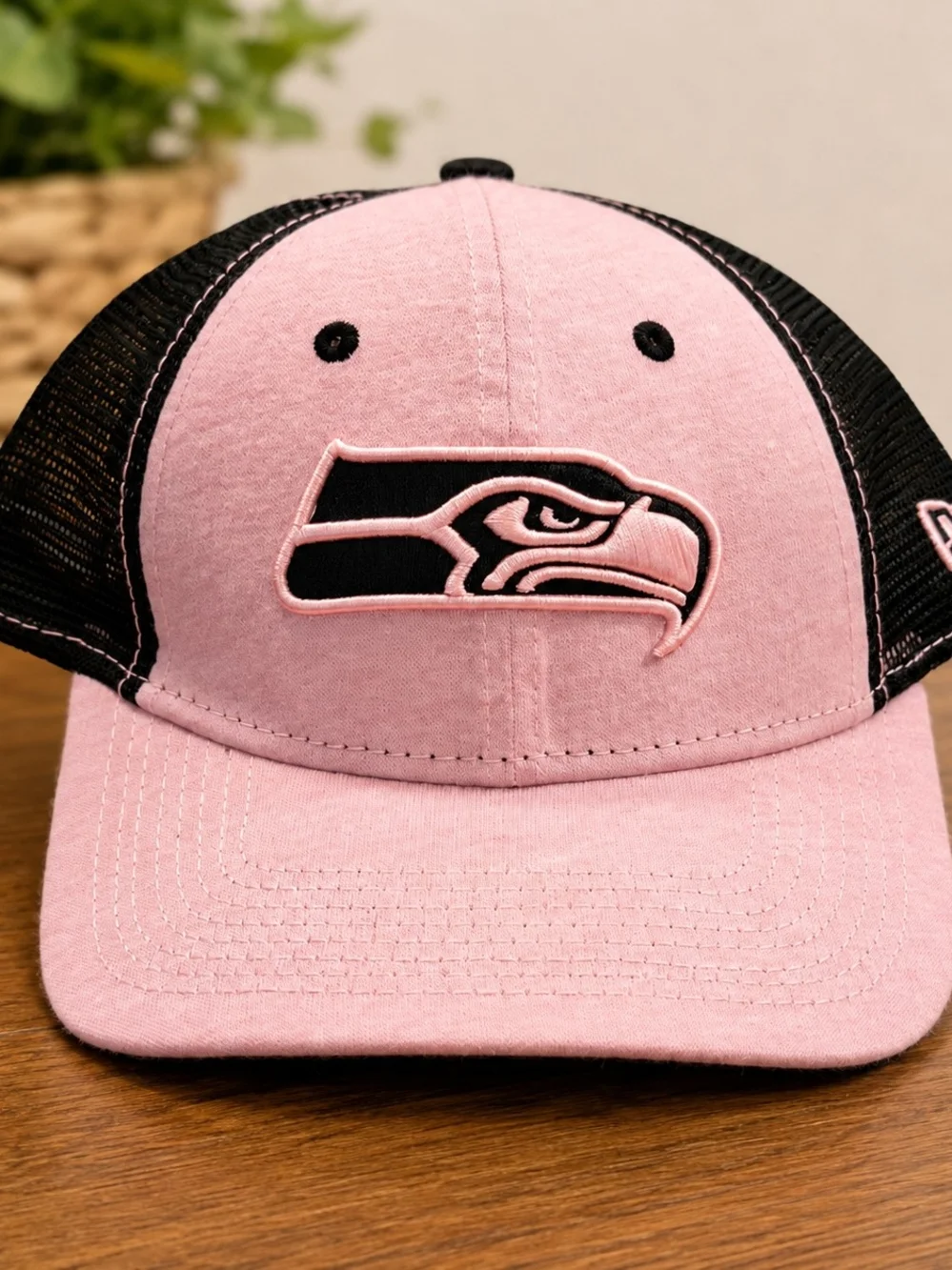 Seattle Seahawks New Era 9FORTY Women’s Pink Black Mesh Adjustable Hat NFL